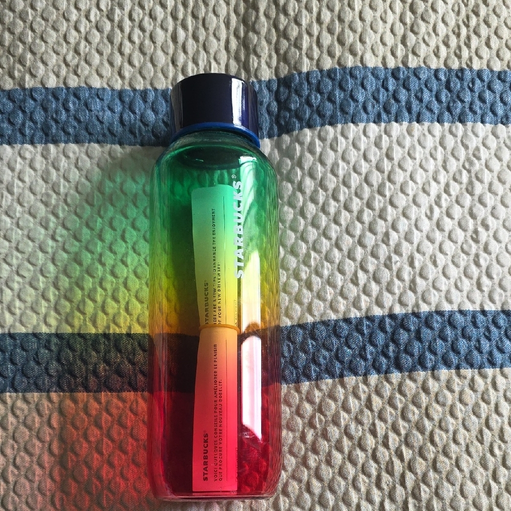 Starbucks Vibrant Gradient Bottle - OMBRÈ RAINBOW  *RaM